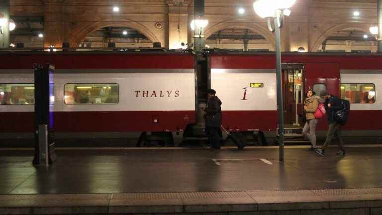 Hundreds of passengers remained at the Gare du Nord platform in Paris after the removal of six Thalys trains