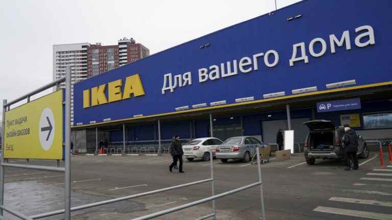 Ikea launches a last online sale before its final departure from the country, but the site does not resist the influx of customers