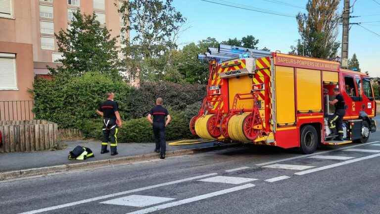 In Mayenne, sixty people evacuated due to a cellar fire in a building