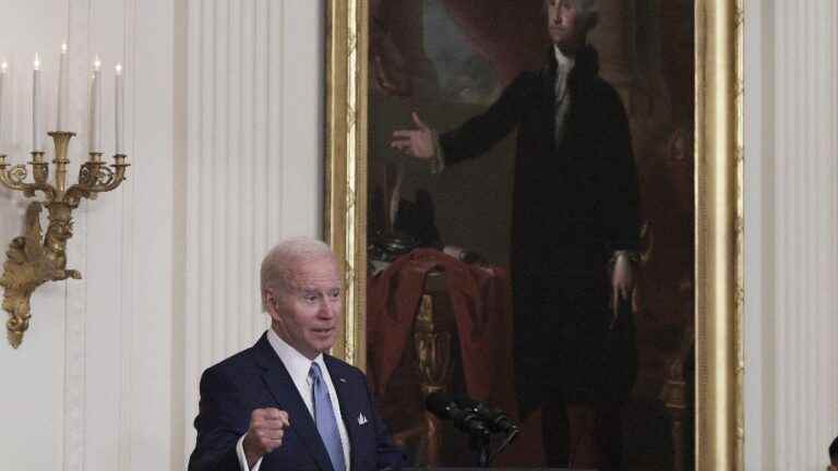 Joe Biden blunders while reading an instruction written on his teleprompter