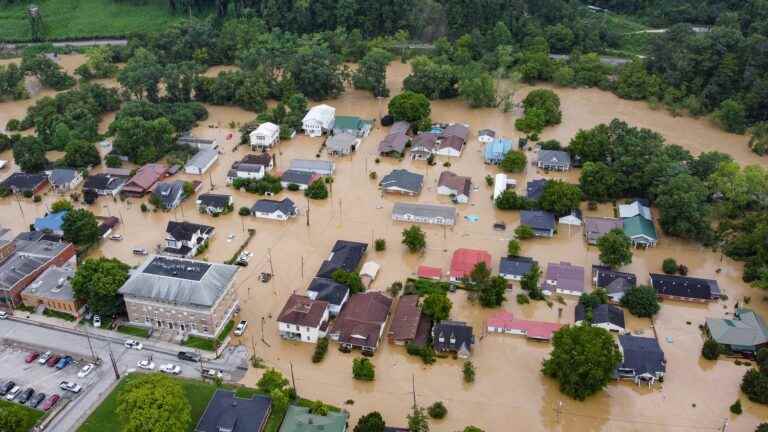 Kentucky floods kill 15, including children, toll could double