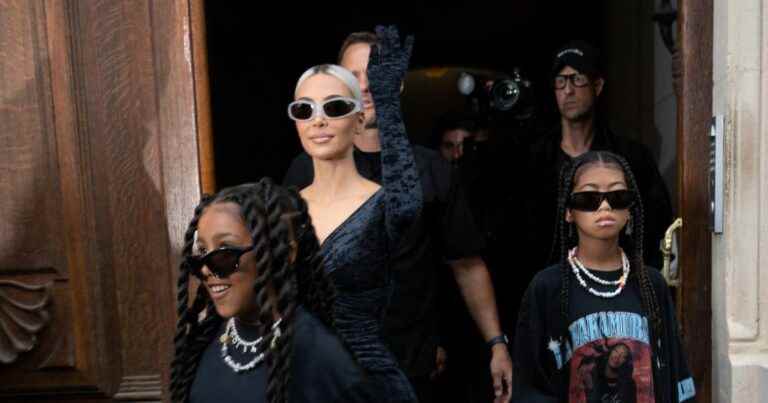 Kim Kardashian: Sage in Paris with her daughter North and her mother, in front of mysterious and loving Nicole Kidman