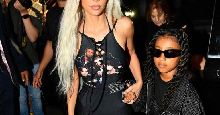 Kim Kardashian unveils her new figure in a bodysuit, for a dinner with her daughter North in Paris