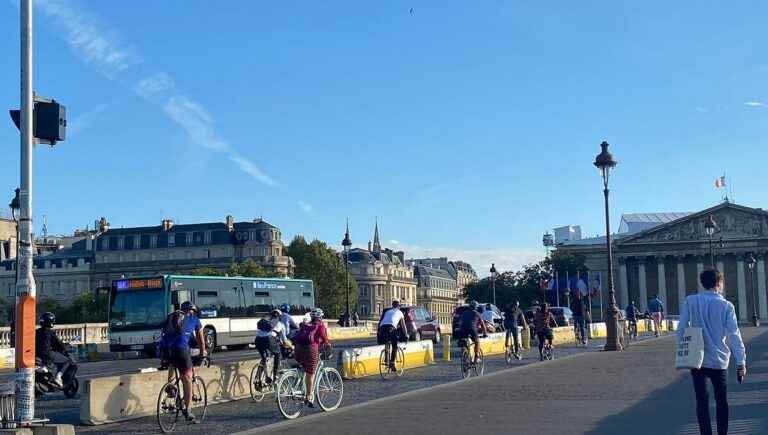 Learn to ride a bike in Paris