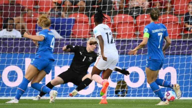 Les Bleues opened the scoring after a few seconds of play against Iceland!  Follow the last group match of Les Bleues