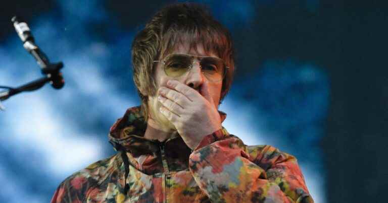 Liam Gallagher leaves a concert under boos: he reveals the medical reasons, Internet users are ironic