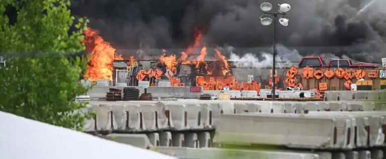 Major fire in a construction company in Saint-Hubert