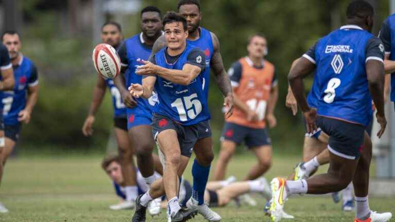 Max Spring holder with the XV tricolor, Peato Mauvaka present