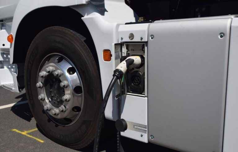 New federal incentives for the electrification of heavy vehicles