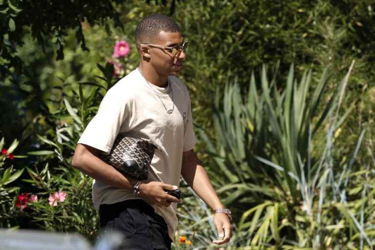 Paris Saint Germain |  Mbappé returns to training