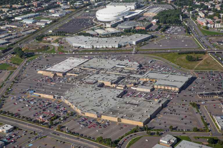 Place Fleur-de-Lys |  Quebec finances the transformation of a shopping center