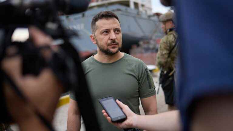 President Zelensky calls for the evacuation of the Donetsk region, the main theater of fighting in the east of the country