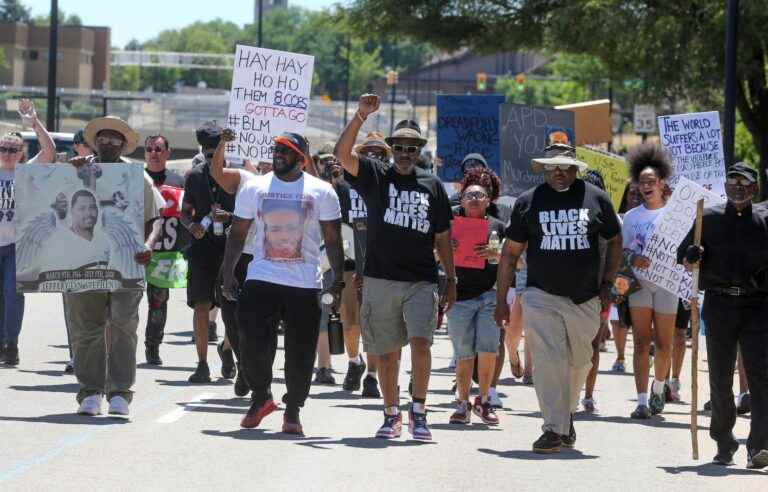 Protests in Ohio after black man killed by 60 police bullets