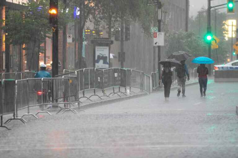 Severe thunderstorm warnings in southern Quebec