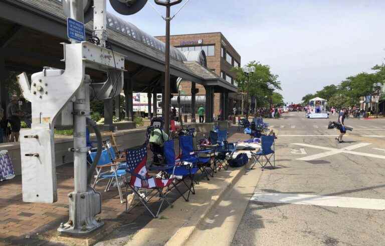 Shooting breaks out at 4th of July parade in suburban Chicago