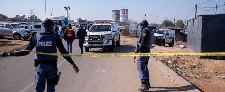 Shooting in a bar in Soweto: new death toll of 16