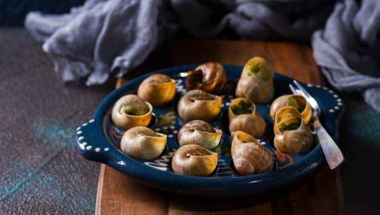 Snails and apple crisp