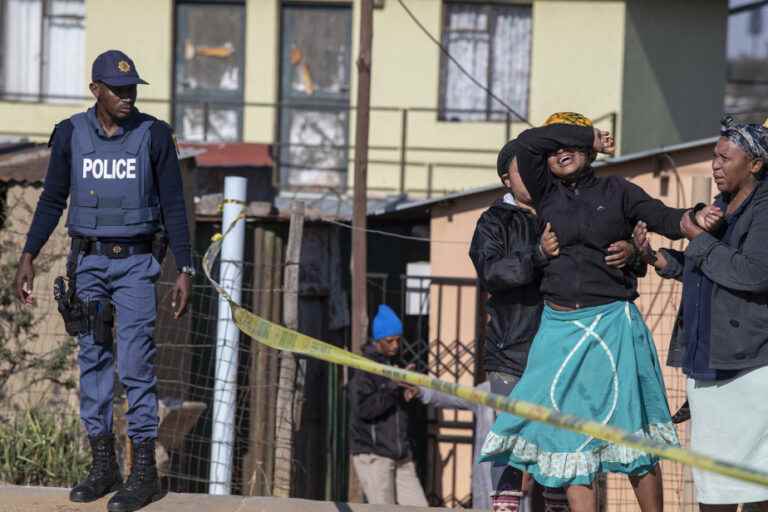 South Africa |  Two shootings in bars cause 19 deaths