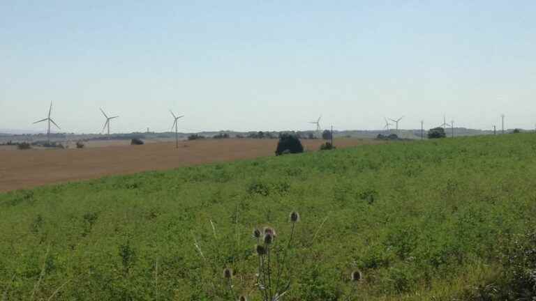 South of Toulouse, residents and elected officials oppose a wind turbine project