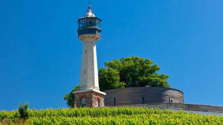 Summer Blue Circuit: Verzenay Lighthouse