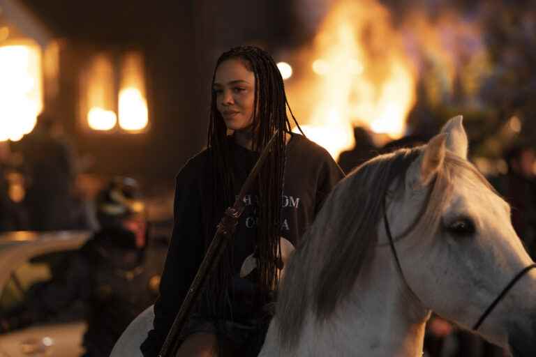 Tessa Thompson in Thor: Love and Thunder |  At the heart of a thundering team