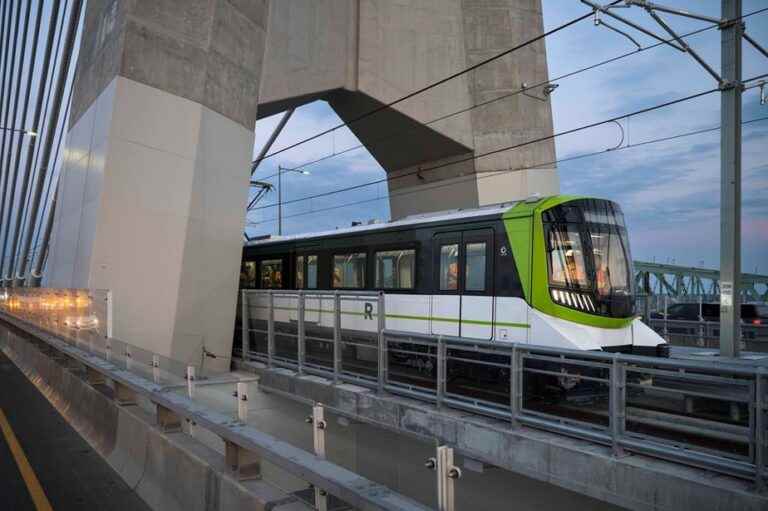 Test phases |  The REM crosses the Samuel-De Champlain Bridge for the first time