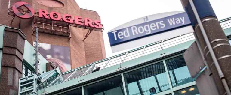 The management of the Rogers outage is a “disaster”