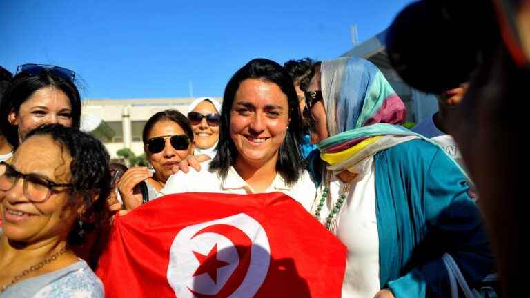 “The recognition of the Tunisians makes me so happy”, savors Ons Jabeur on her return home after her Wimbledon final