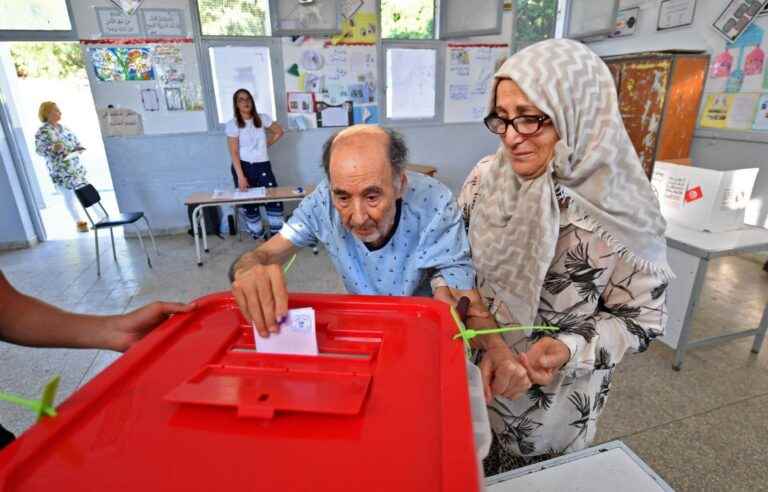 Tunisians vote on a Constitution giving ‘all powers’ to the president