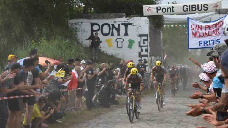 at the Pont Gibus, hundreds of spectators came to discover “the perfect mix between Paris-Roubaix and the Tour”