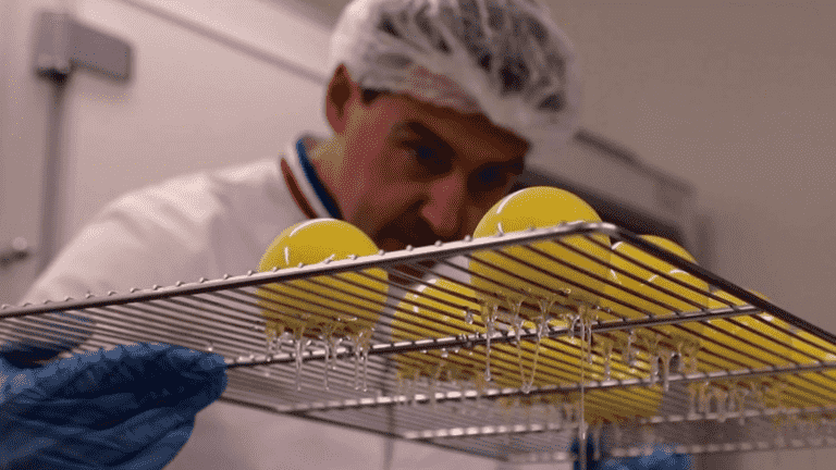 behind the scenes of the ice cream production of David Wesmaël, Meilleur Ouvrier de France