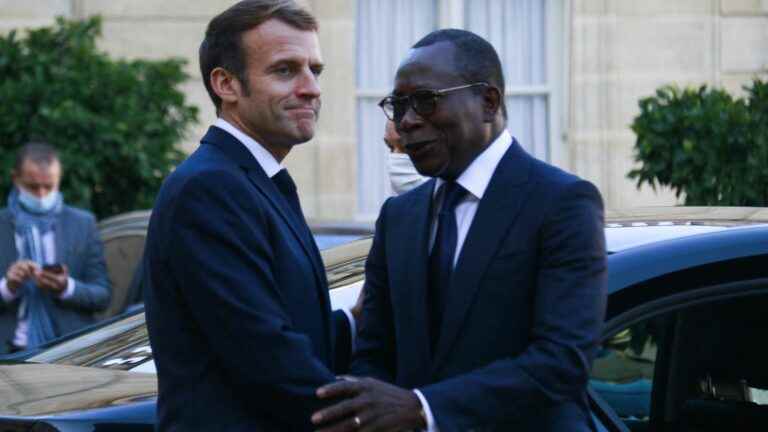 France returns works to Benin