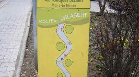 in Mende, the “montée Jalabert” repainted in yellow