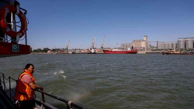 in Odessa, despite the fear of bombing, port employees are ready to return to work