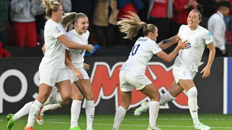 intractable, England dominates Sweden and awaits France or Germany in the final