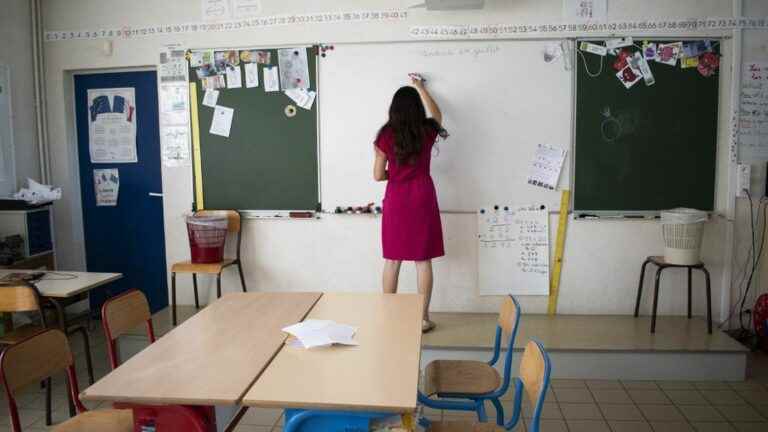 more than 4,000 unfilled teaching positions in competitions in 2022