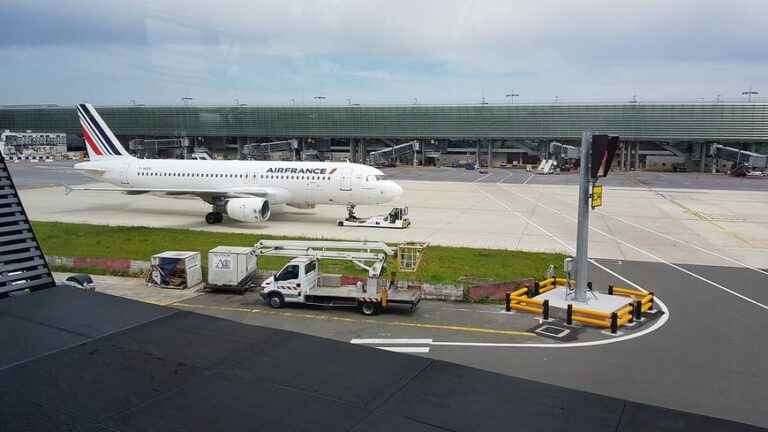 no flight cancellations this weekend at Roissy airport