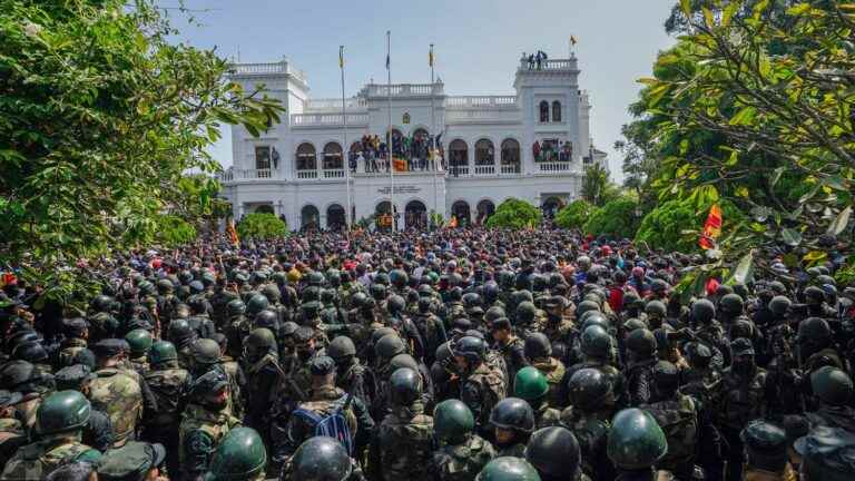 protesters announce their departure from occupied buildings