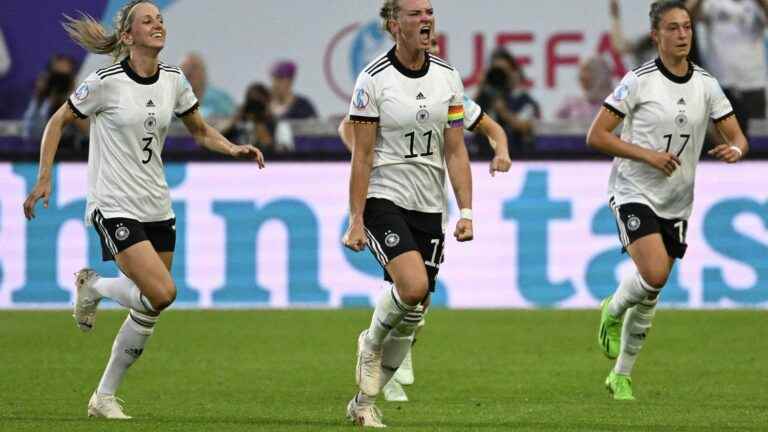 the Germans win the clash against Spain and go to the quarter-finals