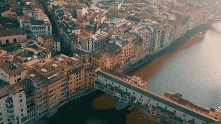 the Ponte Vecchio, jewel of Florence