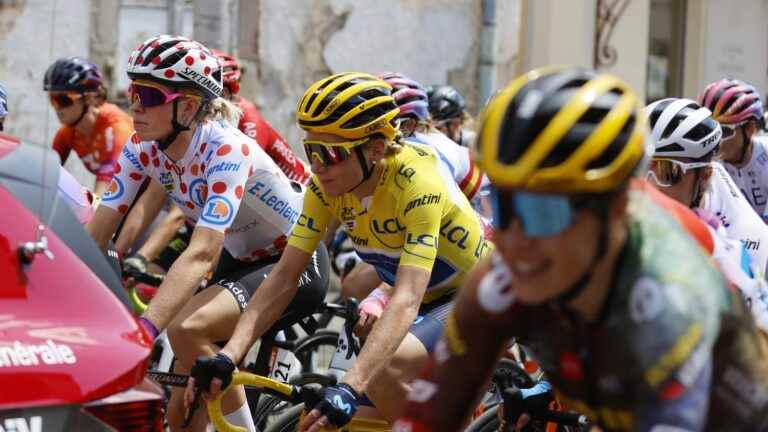 the Van Vleuten yellow jersey goes on the attack in the Planche des Belles Filles… Follow the last stage