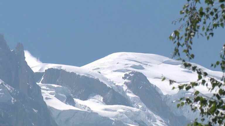 the ascent of Mont-Blanc strongly discouraged, the guides suspend their visits