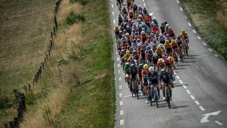 the peloton to the challenge of three passes for the first mountain stage… The seventh stage in question