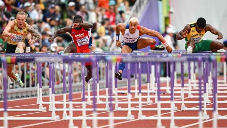 the three Frenchmen entered qualify for the semi-finals of the 110 meter hurdles