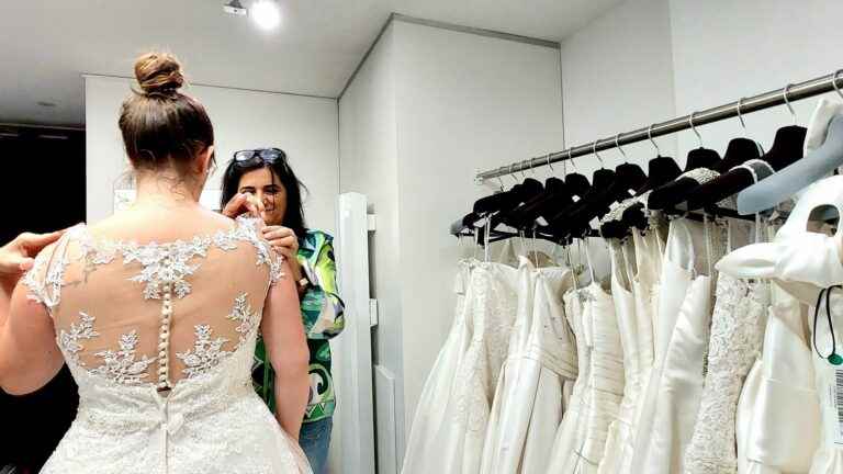 up to 300,000 weddings expected in 2023, industry professionals saturated with requests