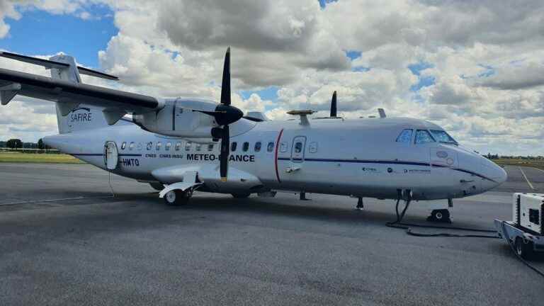 we boarded the CNRS “flying laboratory” above Paris