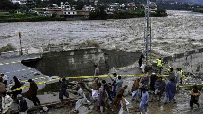 119 dead in one day, and more than 1,000 deaths since June, in the floods caused by the monsoon