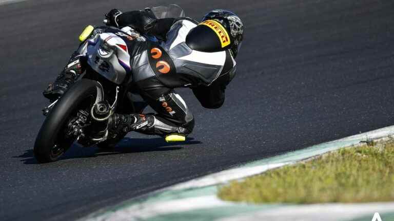 A 15-year-old young man from Mayenne competing this weekend in the French motorcycle championships