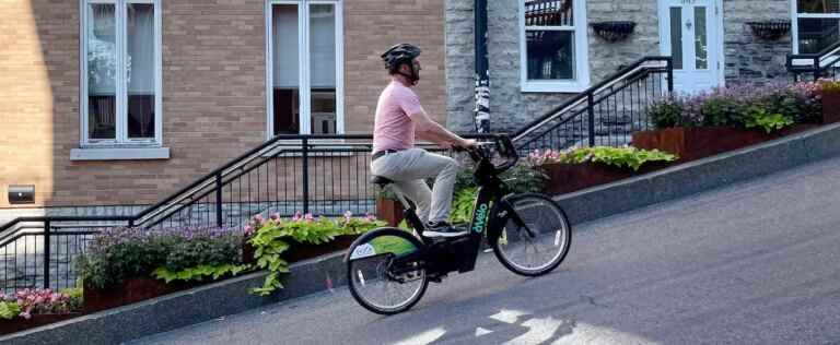 A BIXI twin climbs Quebec