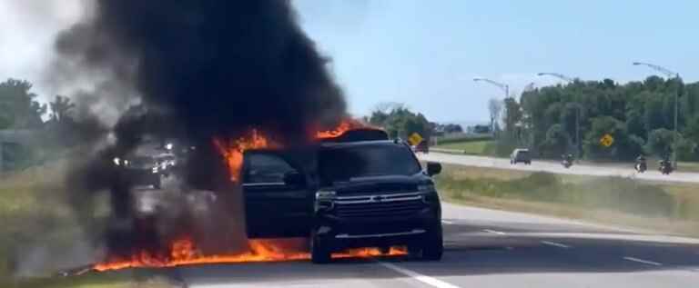 [À VOIR] The Offspring’s SUV catches fire on Highway 20